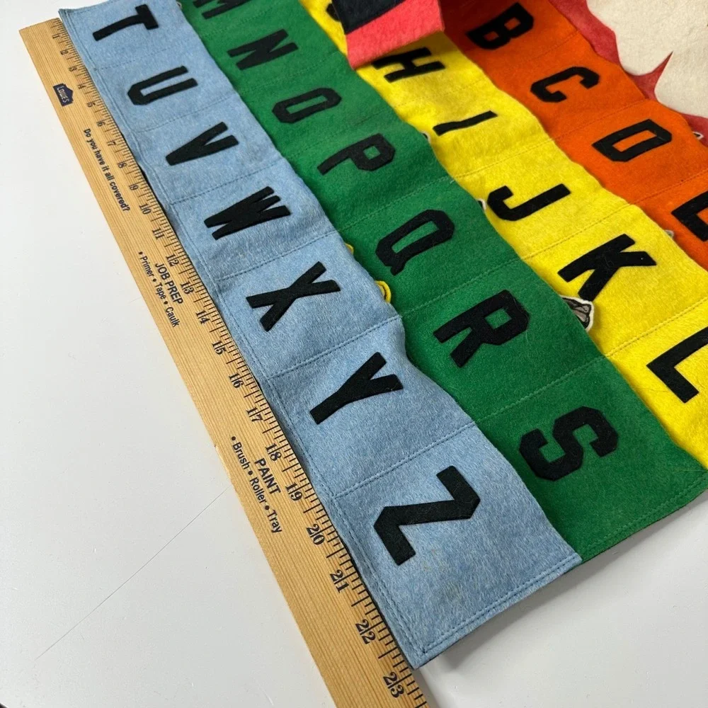 Vtg 1983 Reed Galleries Felt Alphabet Animal Pocket Wall Hanging Rainbow Teacher